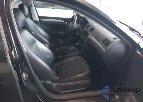 2013 Volkswagen Passat 2.5L S from USA, damaged, VIN 1VWAP7A36DC061324